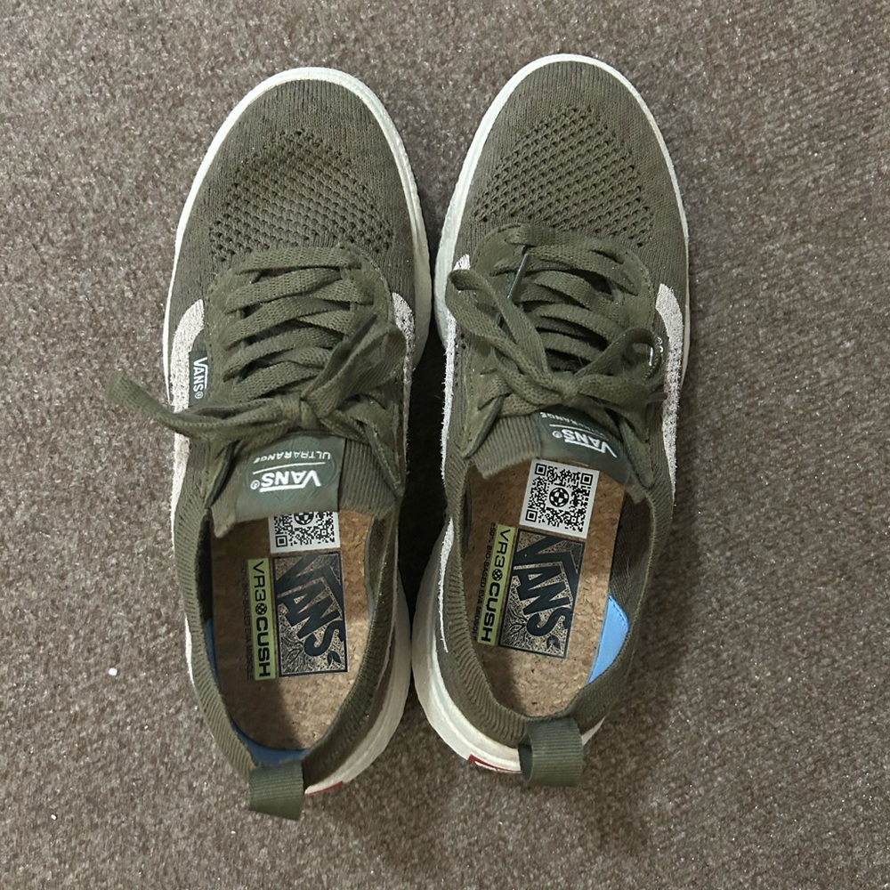 WOMENS VANS VR3 CUSH SNEAKERS - ARMY GREEN and BEIGE! Size 8!